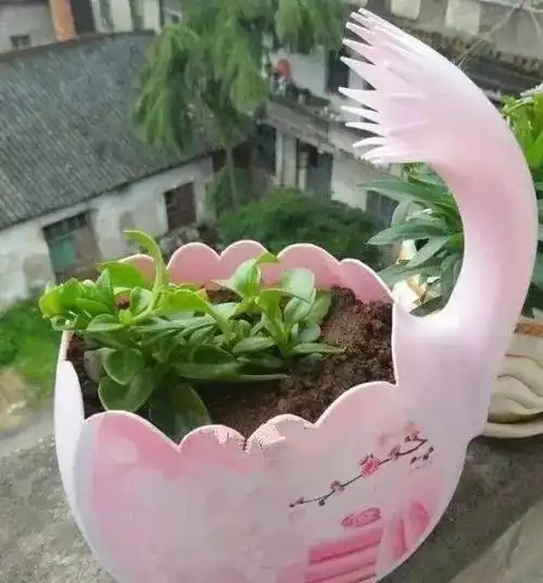 旧洗衣液瓶改造15款花瓶用完的洗衣液瓶别扔了