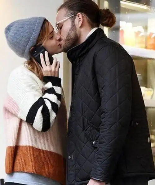 赫敏艾玛沃特森新男友身份曝光,两人同框颜值差别大!