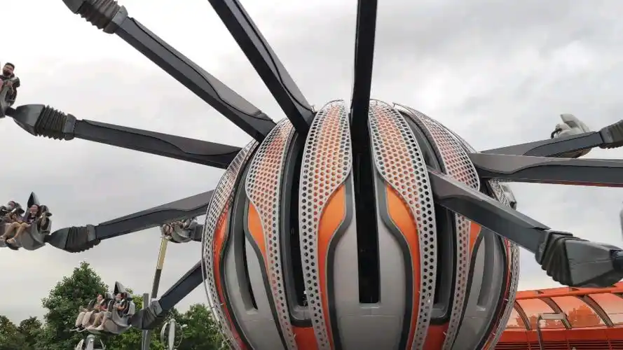 上海迪士尼乐园喷气背包飞行器