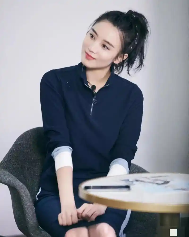 gif创作人# 宋佳证明了不生孩子的好处,永远没有年龄感.