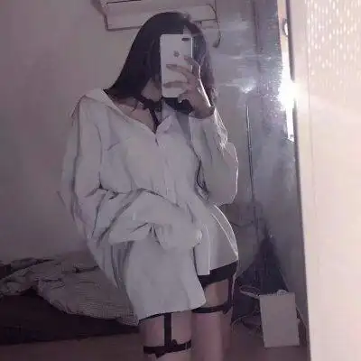 手机遮脸超酷女头 - 女生头像 - 潮人个性网