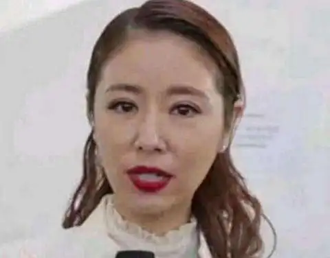 43岁林心如浓妆艳抹 一脸横肉显凶相