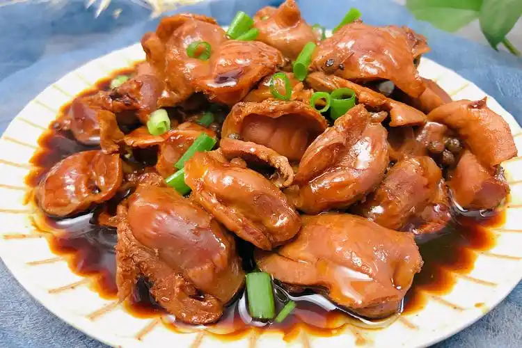 鸡胗不炒不炸这样做酱香浓郁肉质嫩下酒下饭两相宜