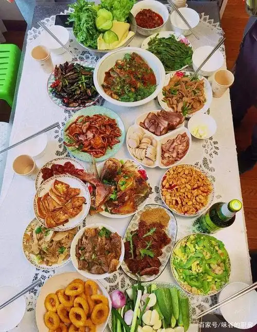 朋友圈晒端午家宴,各有特色,丰盛有亮点,网友:南北方差距真大