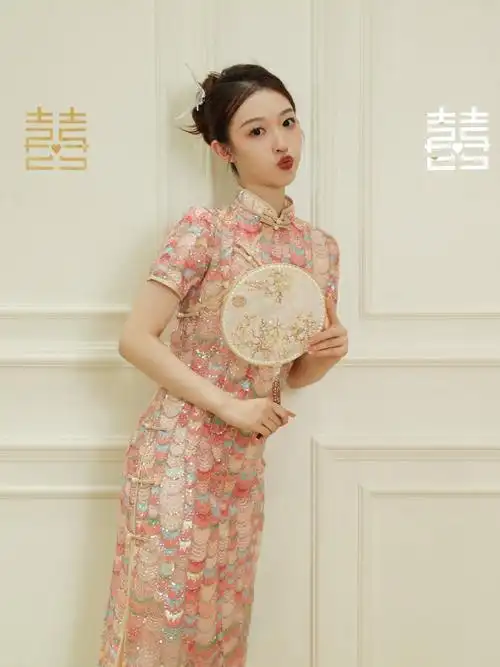 让长辈眼前一亮的新中式旗袍太原婚纱