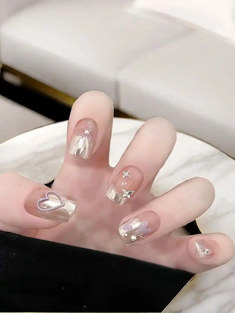 夏日高级显白短款紫色爱心美甲富家千金氛围感穿戴甲