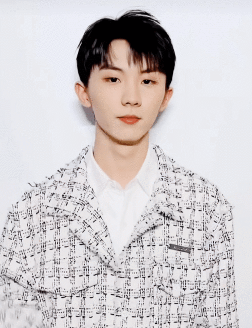 马嘉祺比心合集有谁能拒绝如此可爱的马嘉祺呢