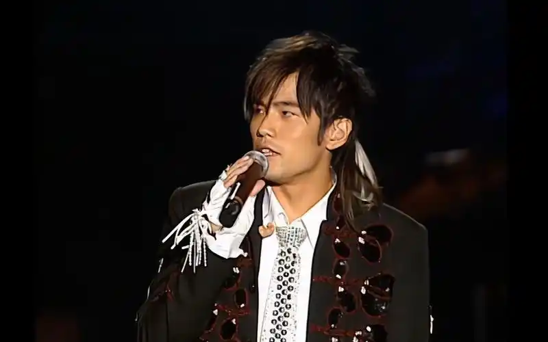 【4k60fps】我们一起听-周杰伦2004《无与伦比》演唱会全纪录(上)