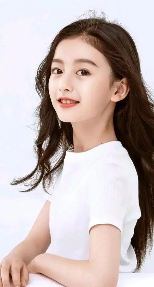 裴佳欣,高颜值可爱的小天使