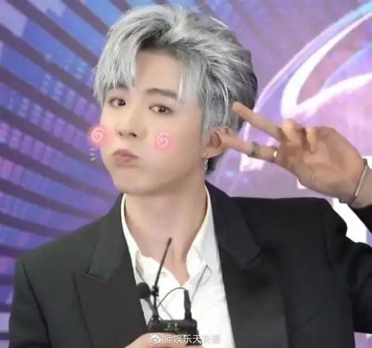 摩登兄弟刘宇宁嘟嘴杀~宁哥在线卖萌,可可爱爱, 奶fufu_高清图集_新浪