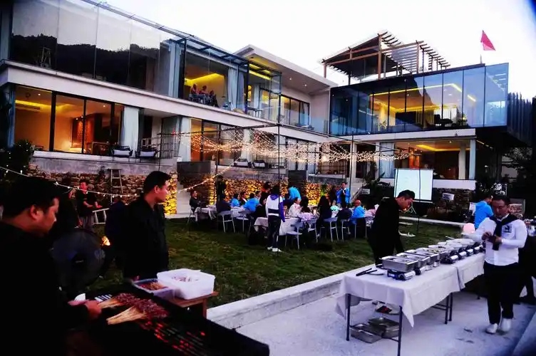 原创张家界璞舍首场户外音乐晚宴高大上