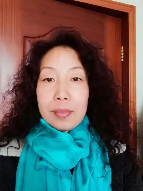 傻娘们自拍臭美