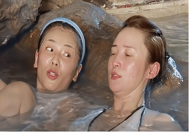 女明星"温泉照"流出,个个肤美身材好,看清刘涛状态是认真的?