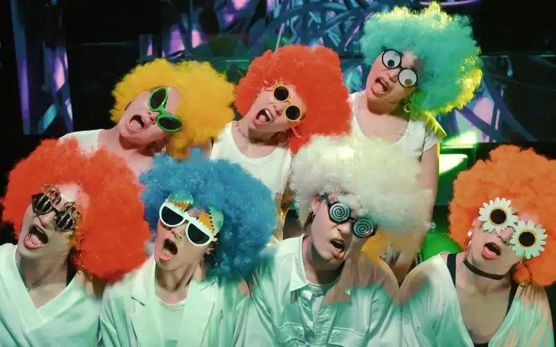 是什么样的舞蹈让李宇春翻牌互动爆炸头复古disco版无价之姐也太魔性