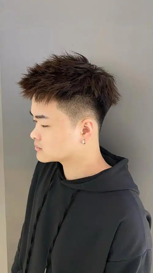 今夏超火的男士发型,清凉显精神,越来越多男士这样剪|圆寸头|短发