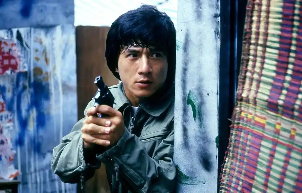 必看的成龙经典电影《警察故事》,看看什么是武打明星!