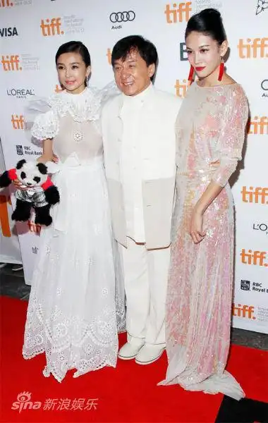 图文十二生肖多伦多亮相成龙与姚星彤张蓝心