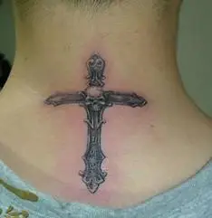 脖子纹身 颈部纹身 十字架纹身 85814图库 十字架纹身图片 十字架个性