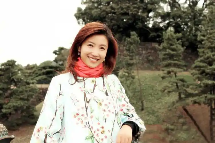 春妮的第一任丈夫是谁(北京主持人春妮前任老公蒋虎生活现状)