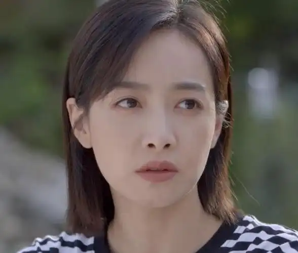 更是为电视剧的火爆加持不少,而宋茜在剧中的表现也引起