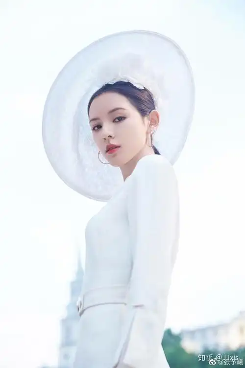 张予曦有哪些惊艳的图片? - 知乎