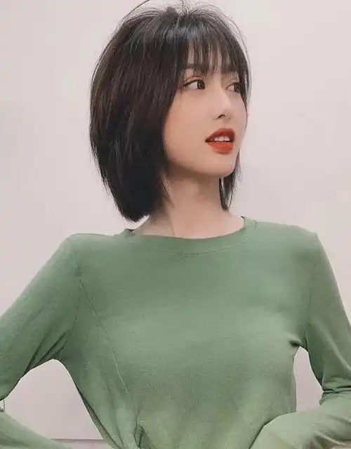 推荐这两款发型,显发量更气质)