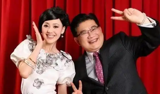 被传与小尼结婚的她,有苦说不出!私生活乱糟糟?遭央视开除?