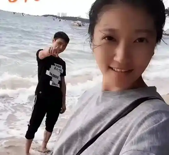 现在唯一还没有完成的事,就是王暖暖和恶魔丈夫的离婚手续.