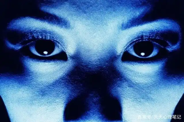 心理测试:哪双眼睛最让你恐怖?测你最近被谁所伤