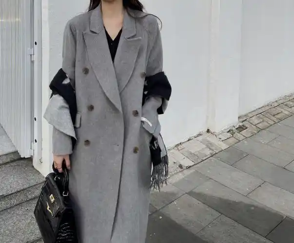 灰色大衣yyds这件版型太绝了穿上秒变直角肩搭配蕾丝裙更韩国小姐姐风