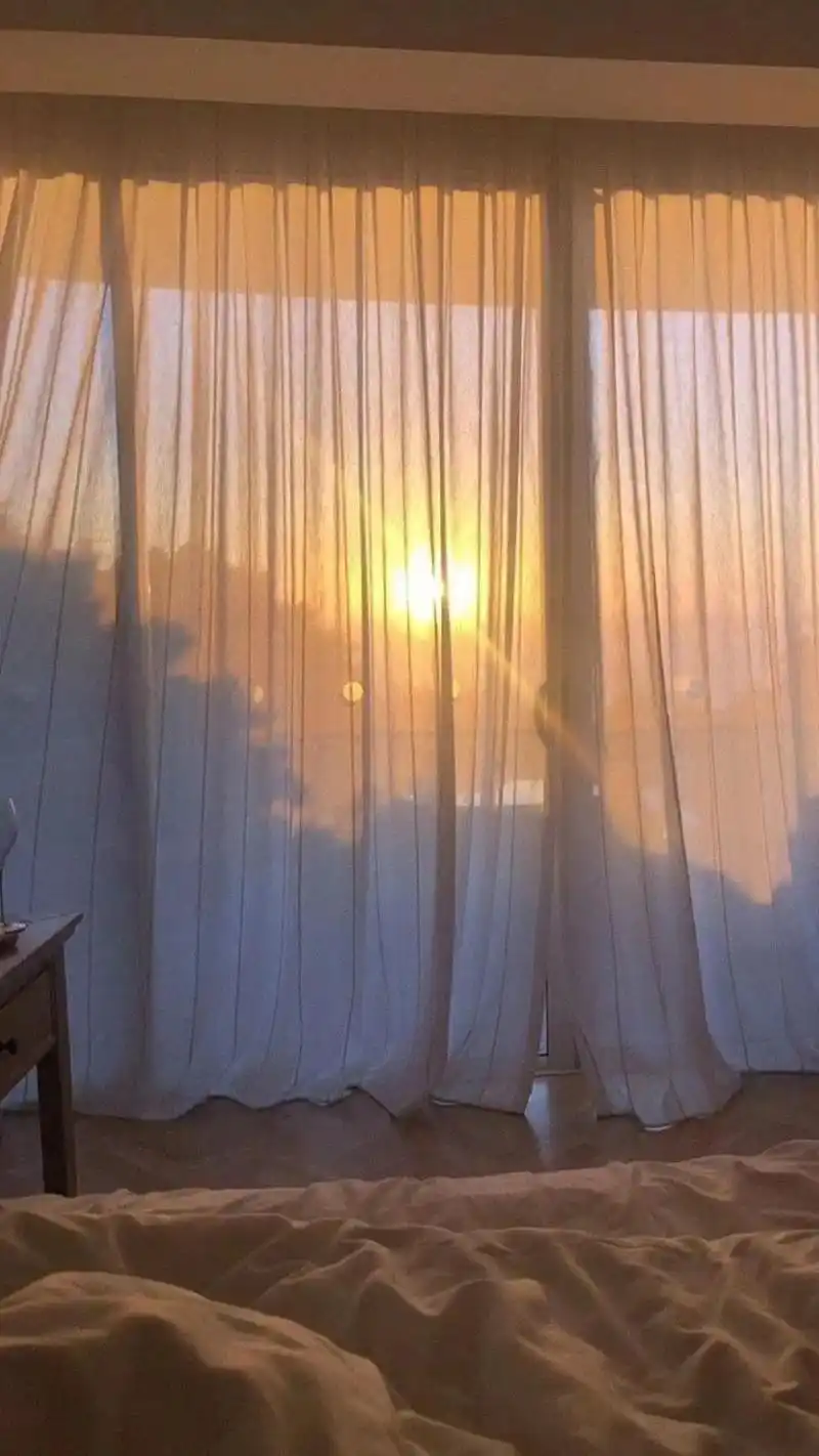 朋友圈背景图 #简约壁纸 #超好看壁纸  - 抖音