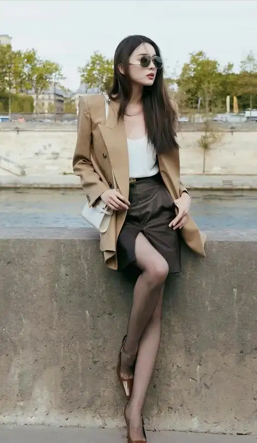 古力娜扎性感丝袜美腿集!黑丝篇!性感美女壁纸每日更新,支持一 - 抖音