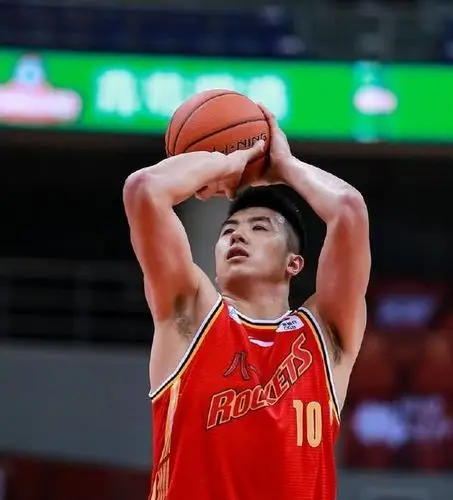 广东遭打击付豪赴辽宁邹雨宸加盟北控实锤杜锋争冠受阻