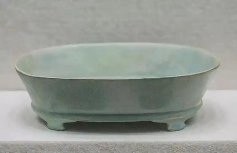 汝窑天青釉椭圆形水仙盆 北宋 河南省平顶山市宝丰县清凉寺村窑址出土