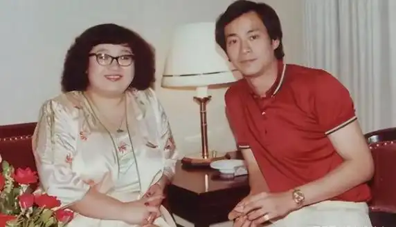 回顾看76岁郑少秋最新生图我发现他上世纪火遍亚洲不是没有原因