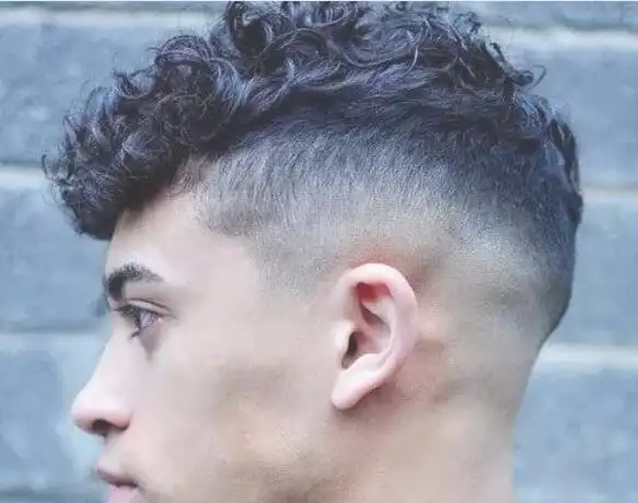 男生自然卷适合什么发型 自然卷男生推荐发型_卷发发型_西子美发网