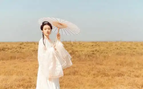 古风美女户外唯美写真