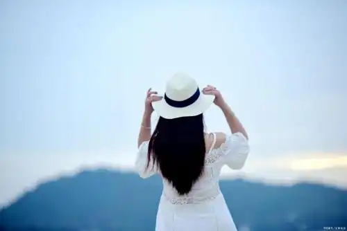 头像那些事儿:为啥有人喜欢用背影做头像,是因为自卑吗?