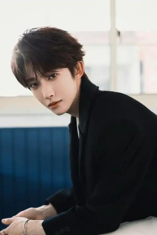 into1成员给刘宇打call