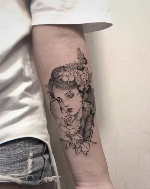 小臂少女纹身图片_手臂纹身图案