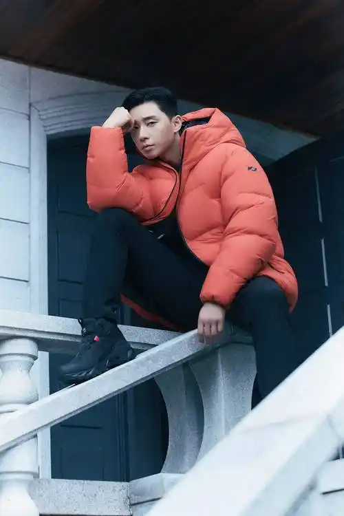 朴叙俊户外服装写真公开每一张都是致命女友视角