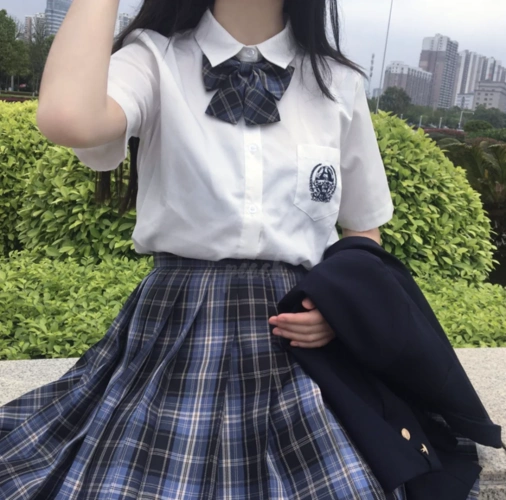 jk制服女生头像(泷岛海)