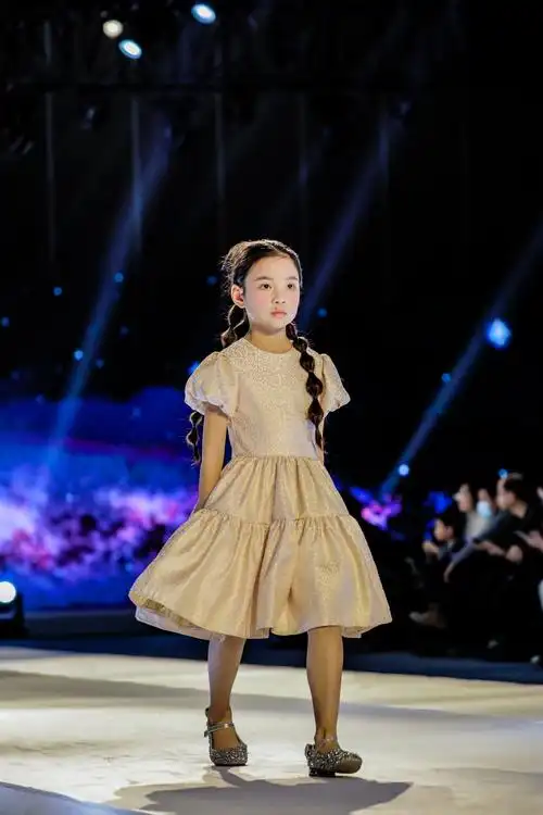 苏州万豪酒店2020岁未儿童服装模特走秀