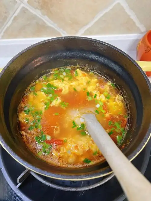 北鼎珐琅锅番茄蛋汤