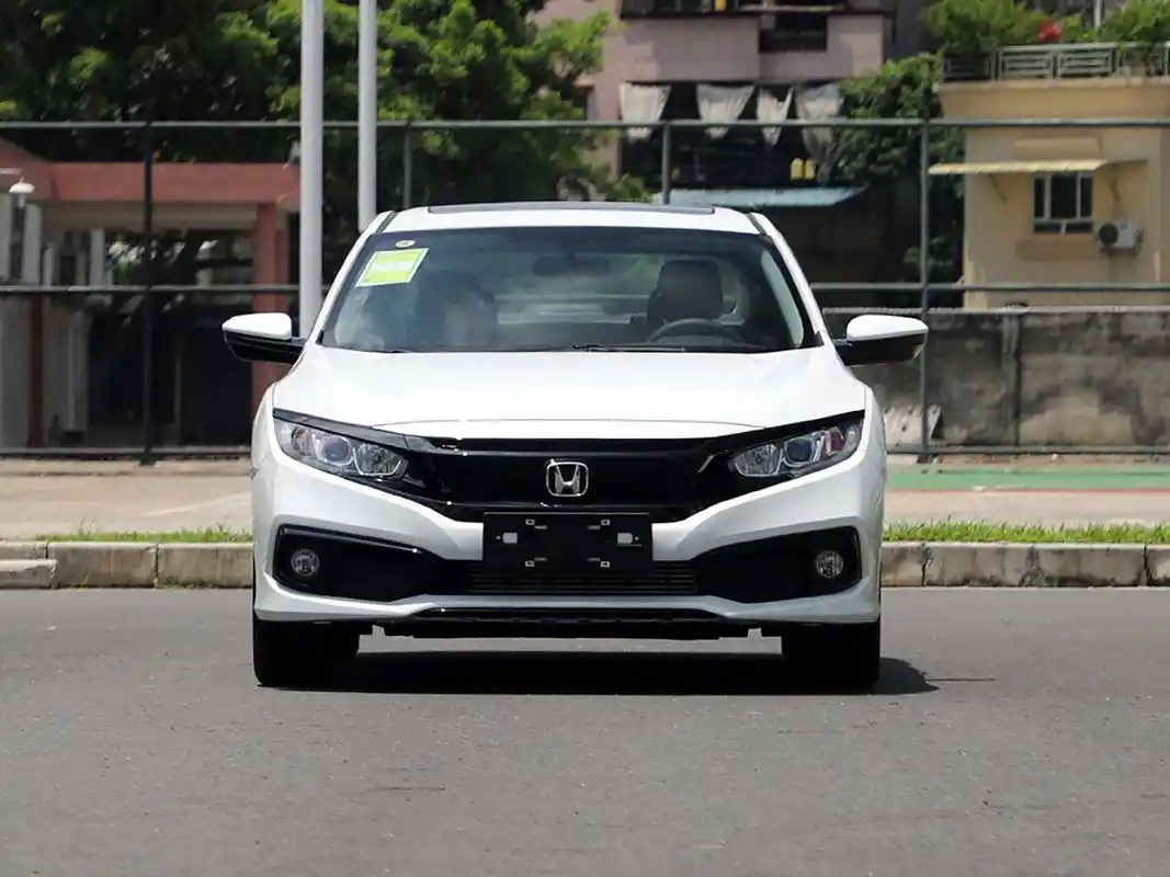 试驾体验本田思域:月销量2万 ,简直易如反掌