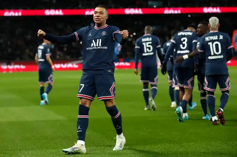 足球法甲巴黎圣日耳曼胜圣埃蒂安