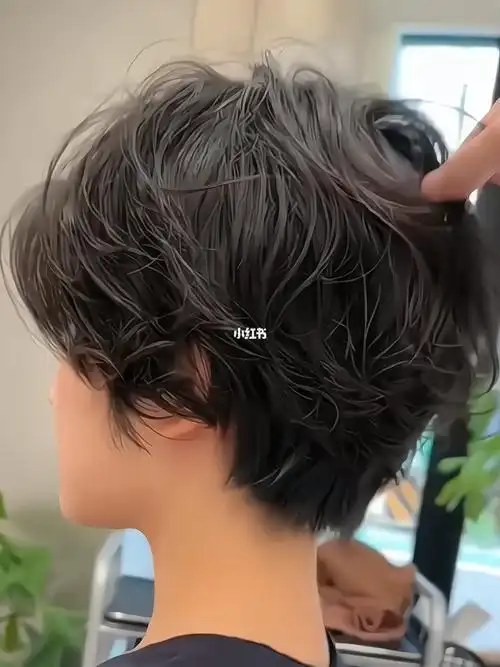 秋冬短发推荐日系纹理短发温柔又气质