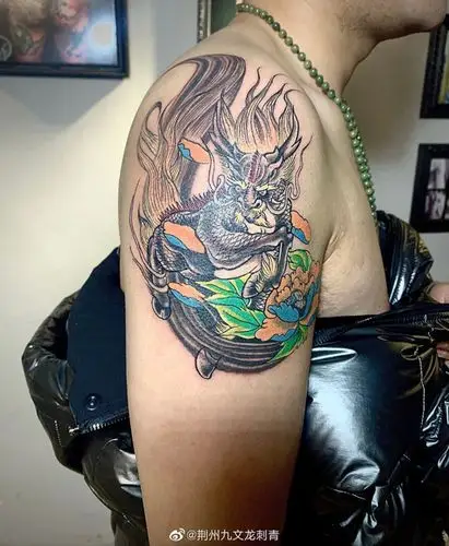 荆州九文龙纹身
