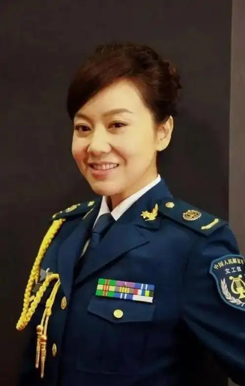 26位明星军衔大比拼,个个深藏不露,最高正军级待遇|演员|文工团|副军