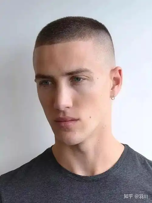 男士平头的发型设计怎样才好看